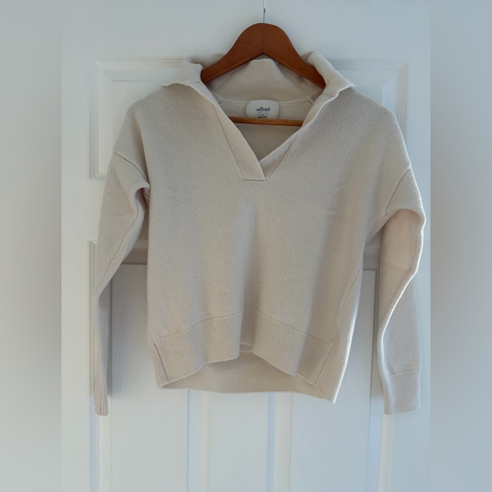 Aritzia Wilfred V-Neck Sweater in Cream